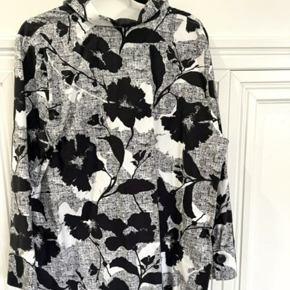 Chicos White and Black Floral No Iron Top